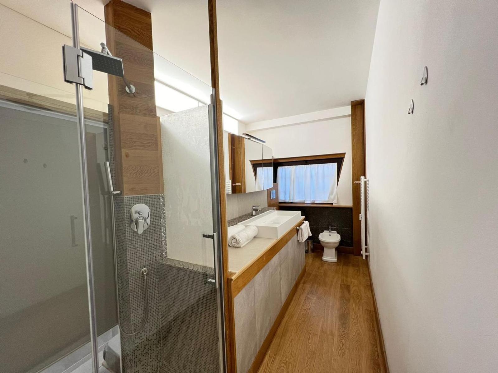"R&P Apartment", Short Term Stay, Elegant Design, Bisceglie Metro Station, Easy For San Siro And Fiera Milano, Free Parking Buitenkant foto
