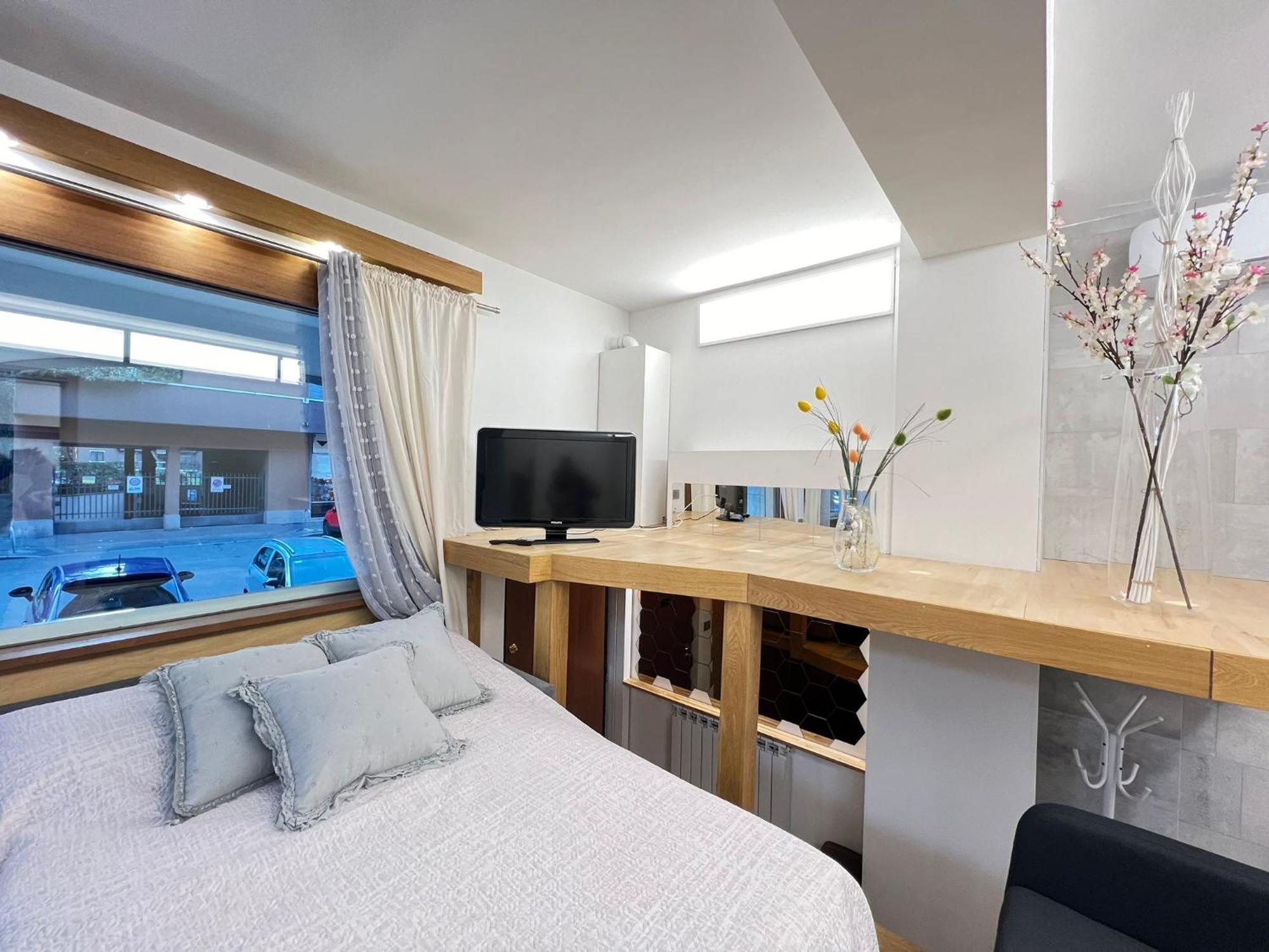 "R&P Apartment", Short Term Stay, Elegant Design, Bisceglie Metro Station, Easy For San Siro And Fiera Milano, Free Parking Buitenkant foto